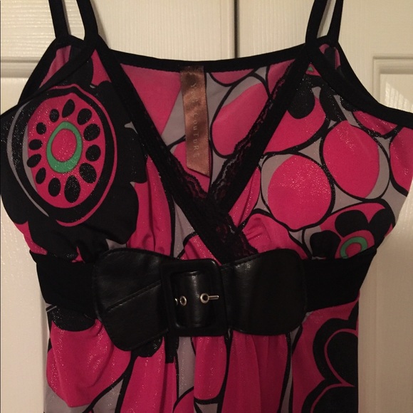 Very cute spaghetti strap blouse size Large - Picture 2 of 6